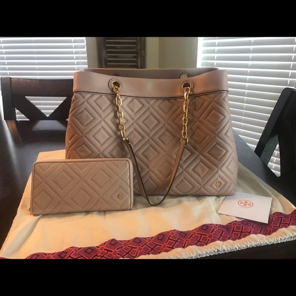 tory burch fleming triple compartment